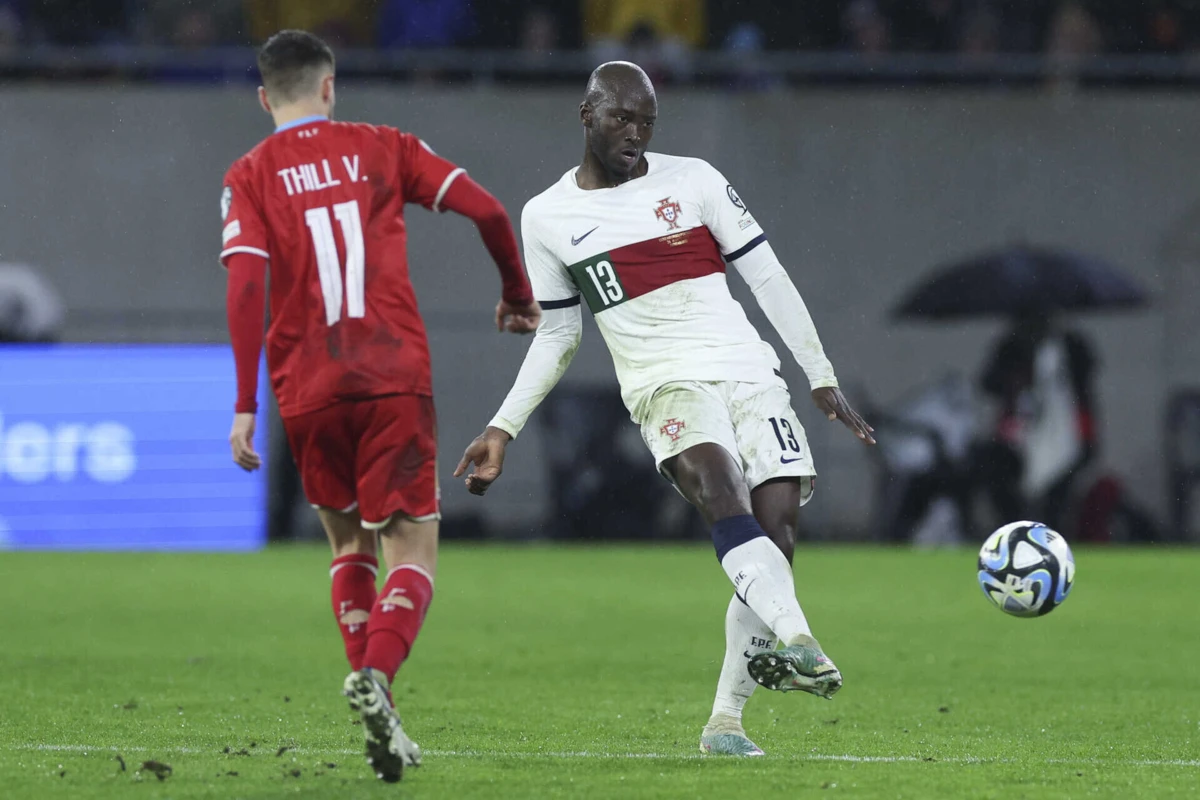 Danilo deverá jogar com a Eslovénia