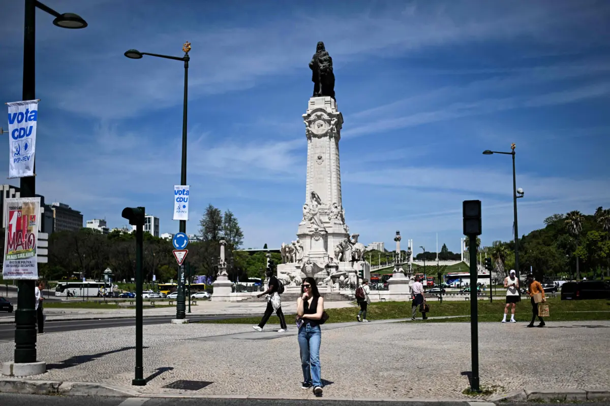 Perto de 60 estabelecimentos comerciais na zona do Marquês tiveram de encerrar no sábado à tarde