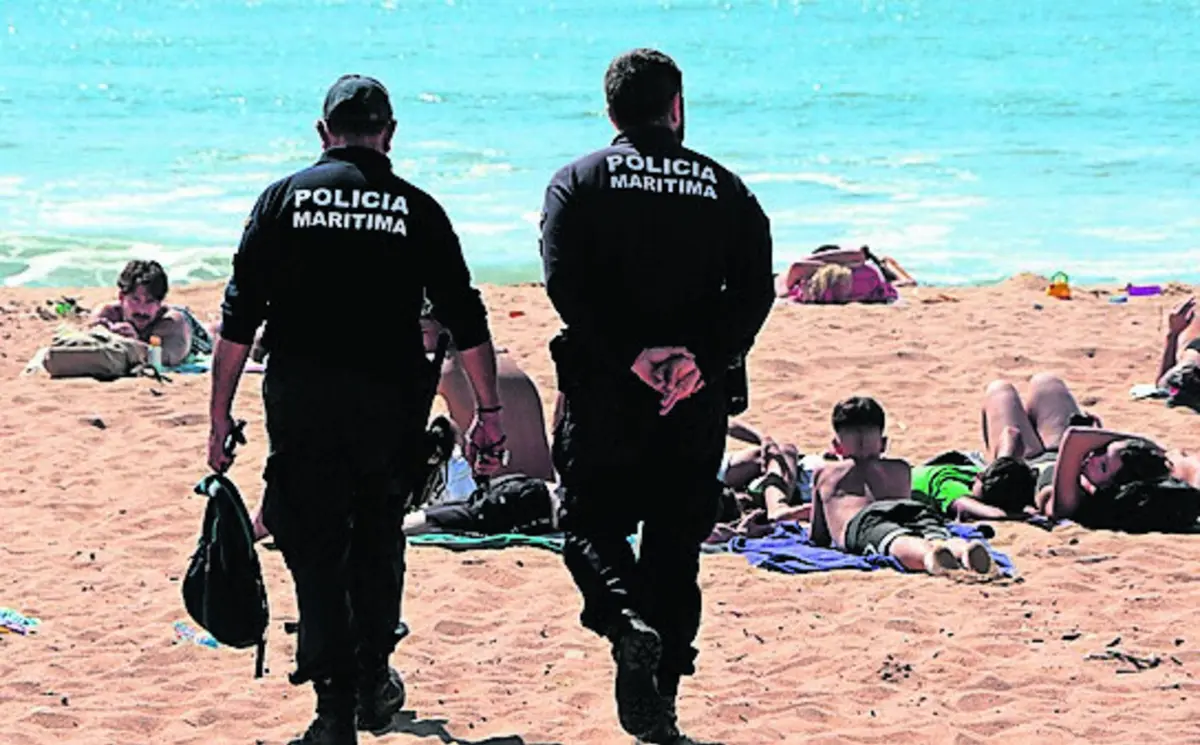 Imagem de contexto do artigo Ouvir música alta na praia pode dar multa