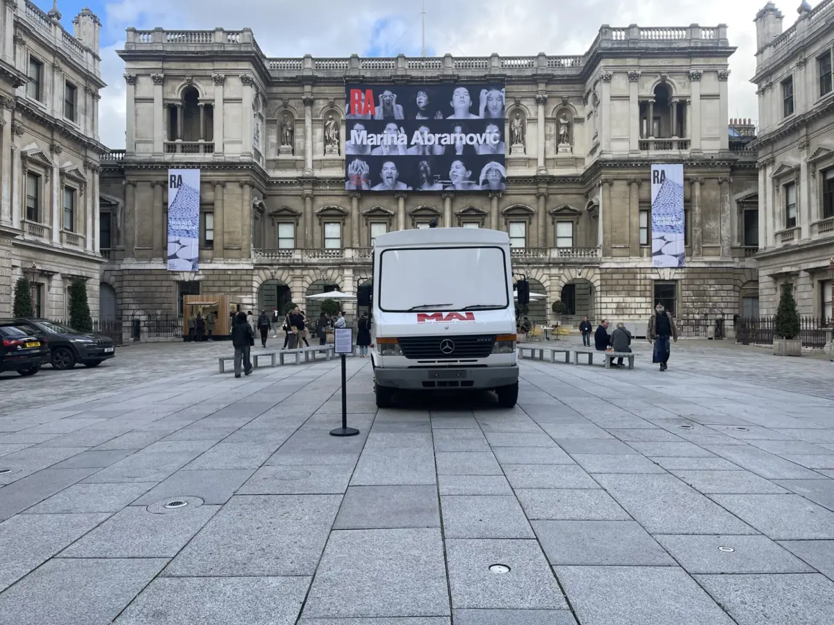 Exposição cobre um arco temporal de 46 anos