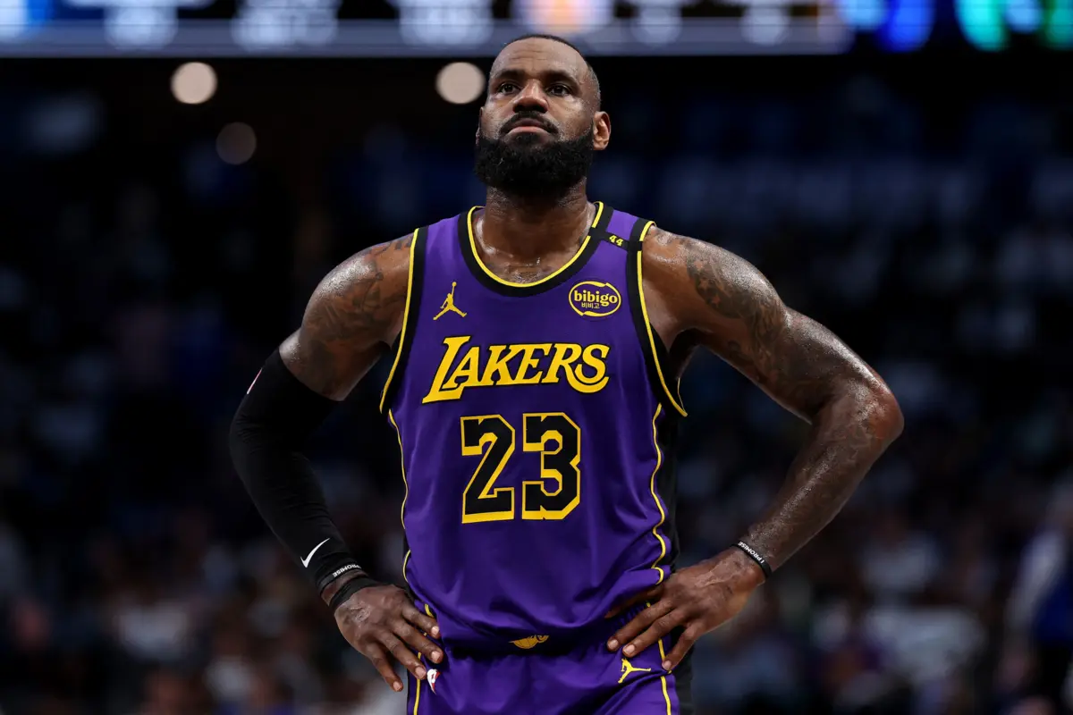 LeBron James joga pelos Los Angeles Lakers