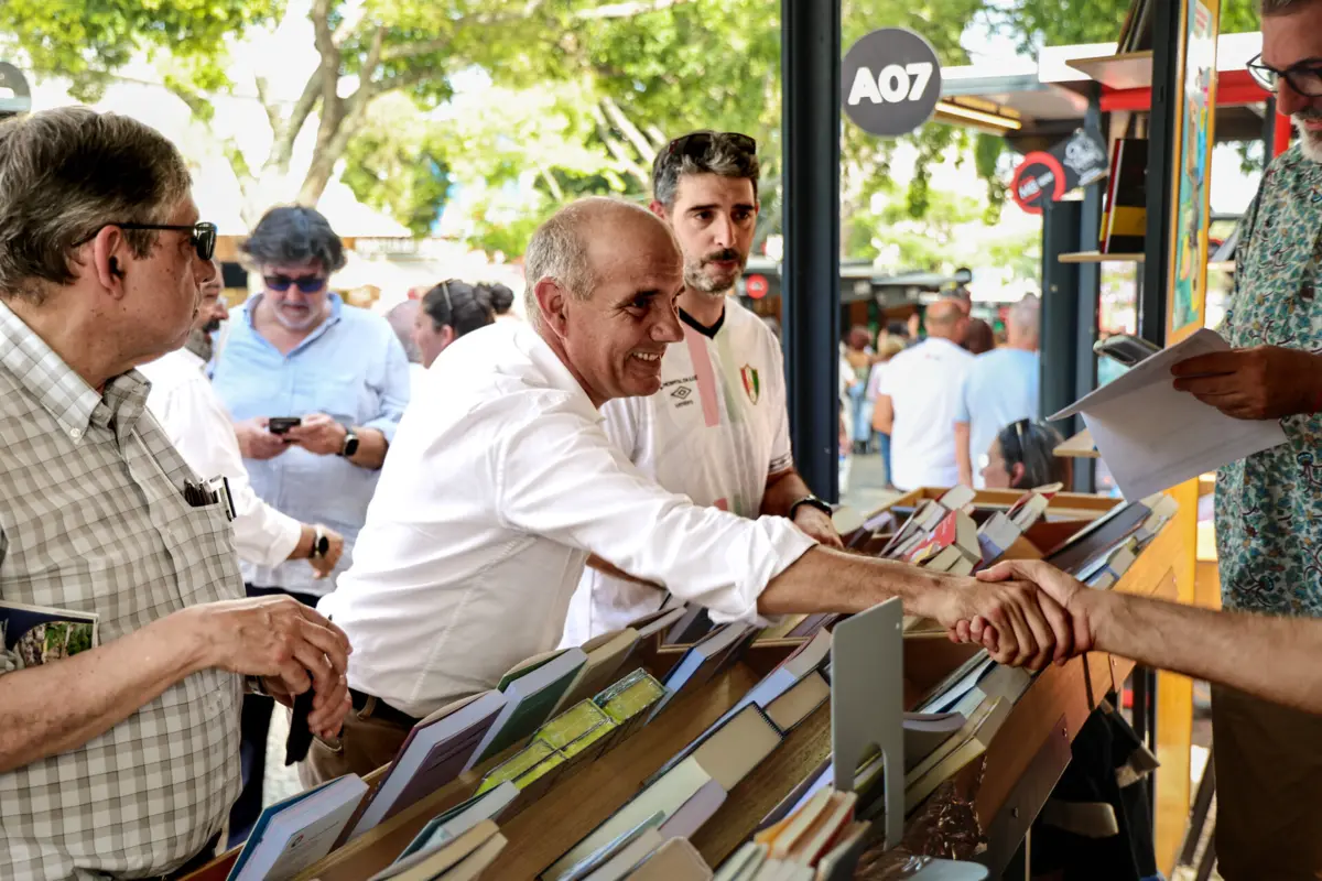 Paulo Raimundo esteve na Feira do Livro de Lisboa