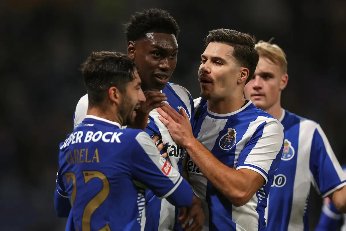 Azuis e brancos venceram 14 dos 15 jogos da Liga