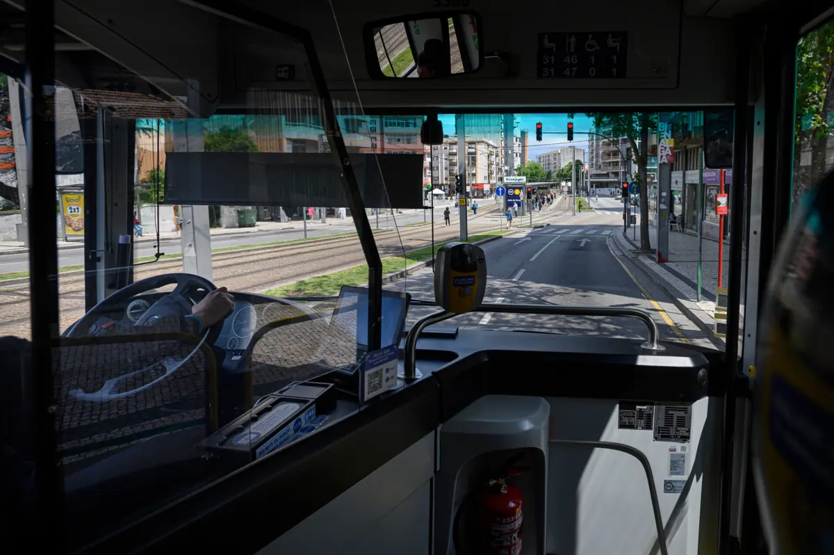 Na Área Metropolitana do Porto, o número de pessoas que viajaram no transporte coletivo ultrapassou o recorde de 2019