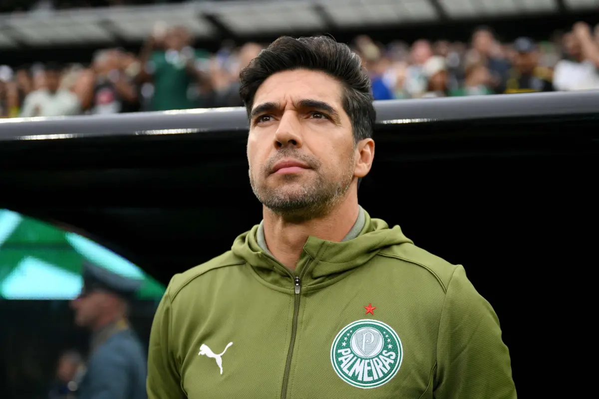 Abel Ferreira está a ser contestado no Brasil