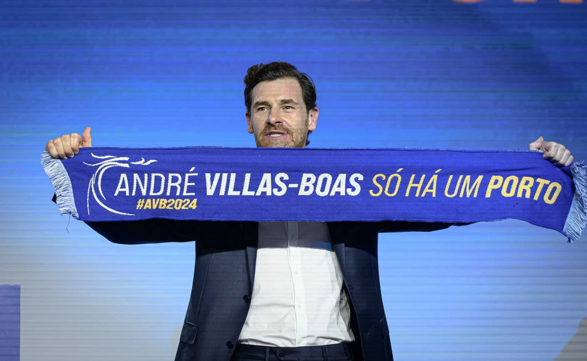 André Villas-Boas no final do discurso na Alfândega.