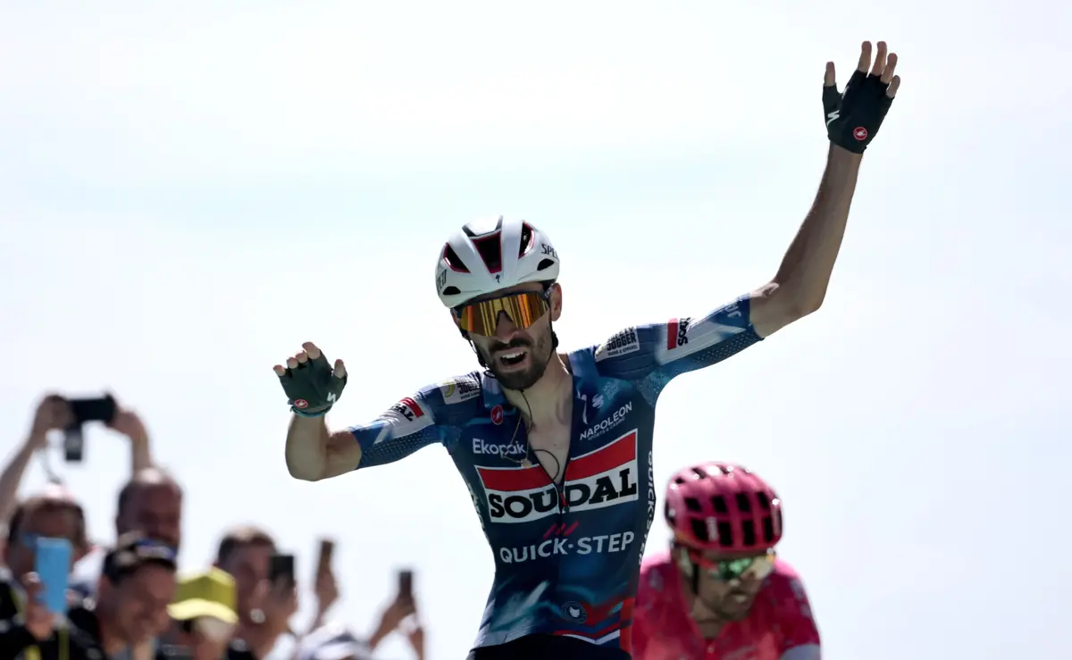 Paret-Peintre é o primeiro francês a ganhar uma etapa neste Tour, e logo a que acabou no célebre Mont Ventoux