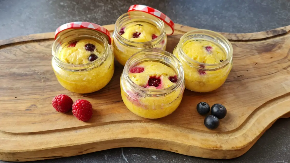 Mini bolos de frutos vermelhos