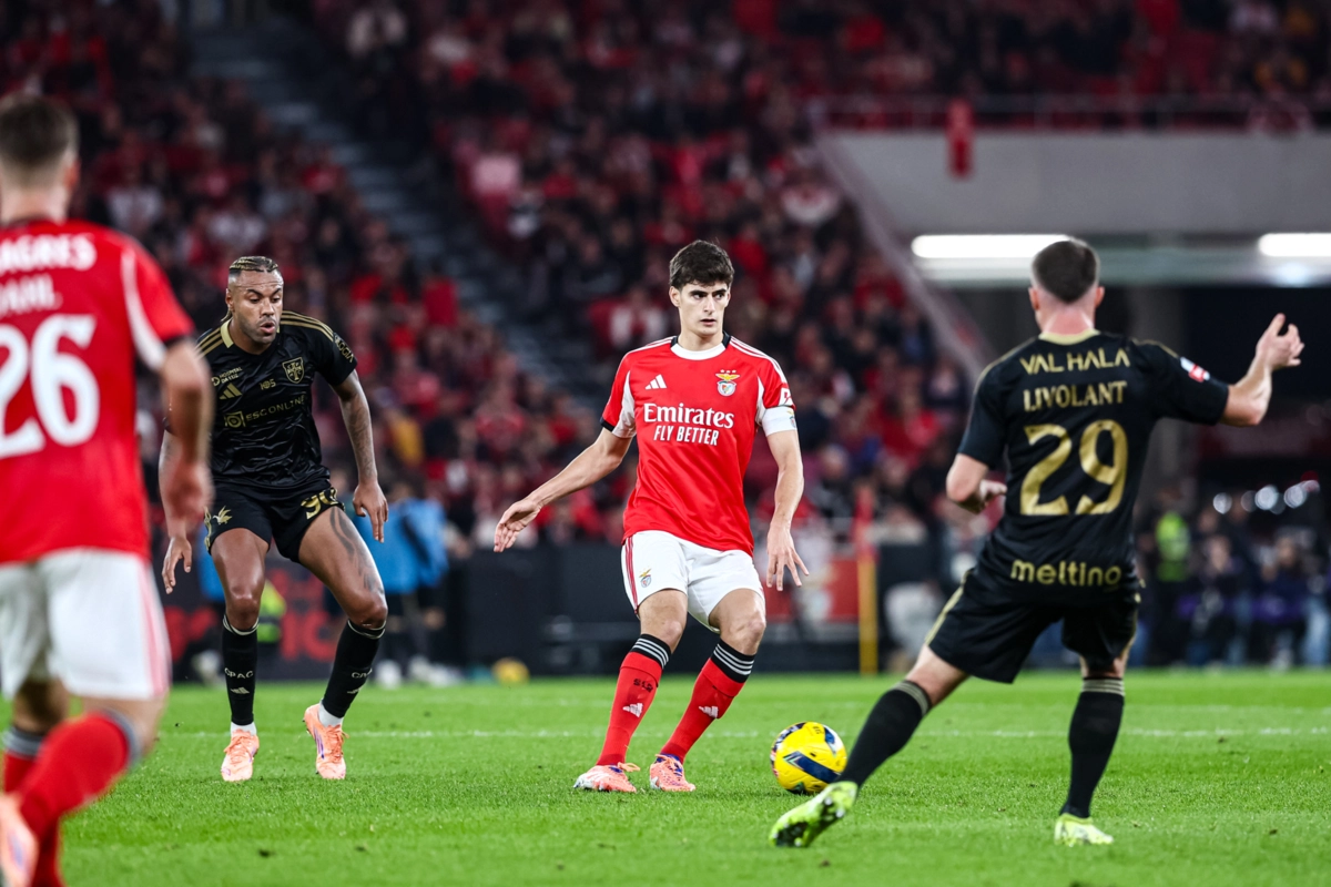 António Silva, central do Benfica