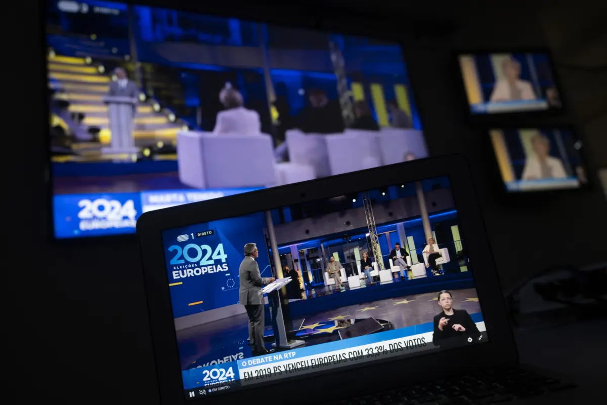 As eleições para o Parlamento Europeu realizam-se de 6 a 9 de junho nos 27 Estados-membros da União Europeia, sendo que em Portugal a data do sufrágio é no domingo, 9 de junho