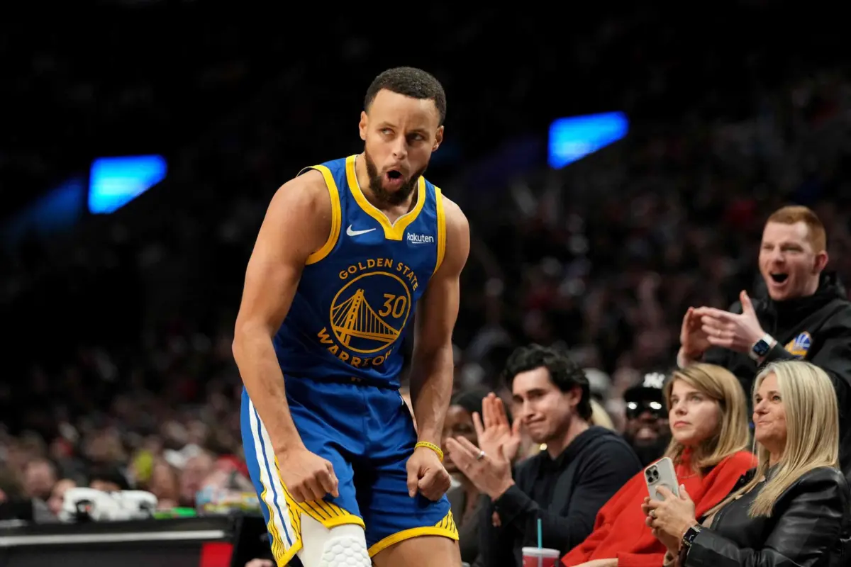 Stephen Curry ultrapassou marco de Michael Jordan.