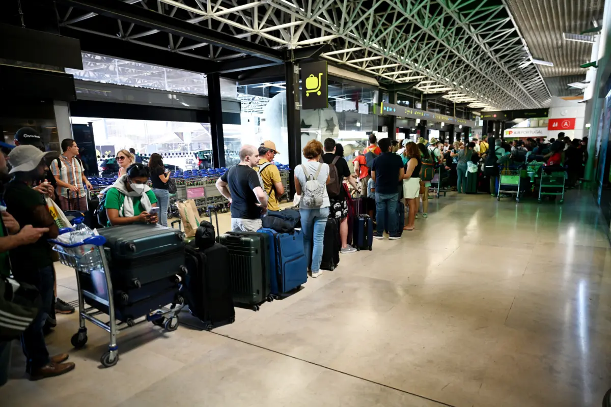 Suspeitos traziam a droga no organismo, junto ao corpo e na bagagem