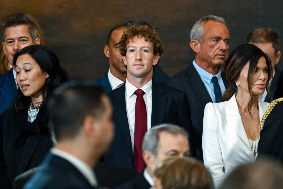 O diretor-executivo da Meta, Mark Zuckerberg, esteve presente na tomada de posse de Donald Trump