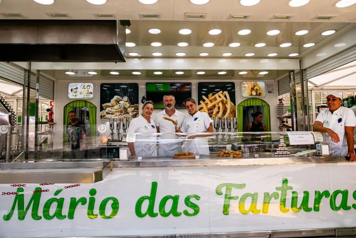 Manuel Taveira e a sua equipa na Barraca das Farturas