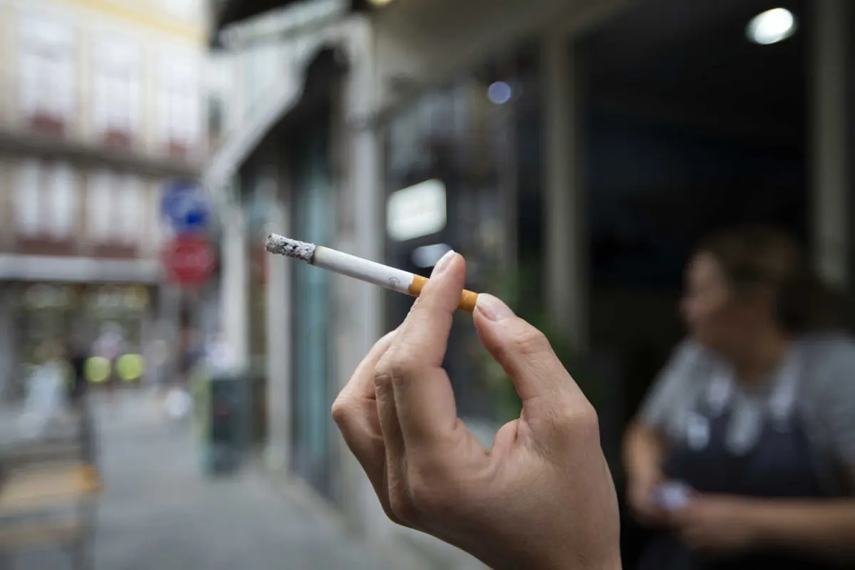 Restrições aos cigarros acabaram por não ser legisladas em 2023