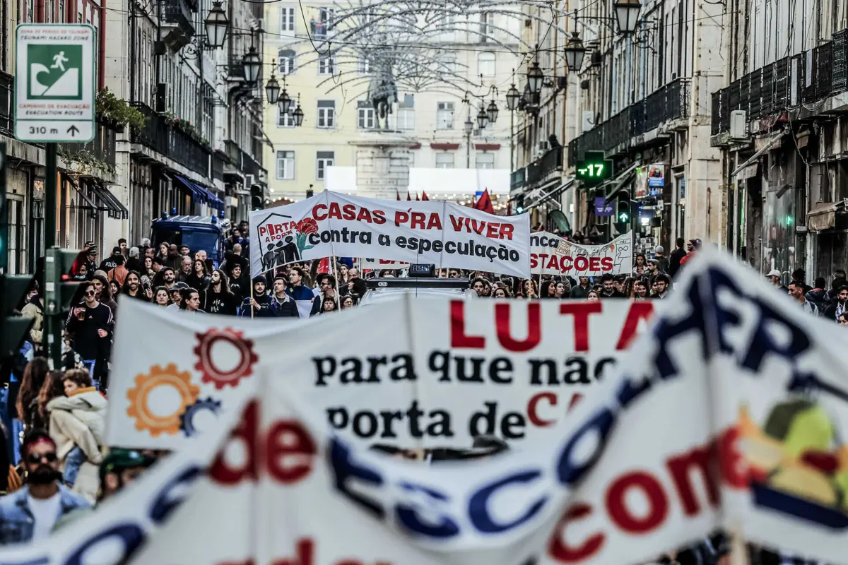 Manifestação pela habitação em Lisboa no início do ano