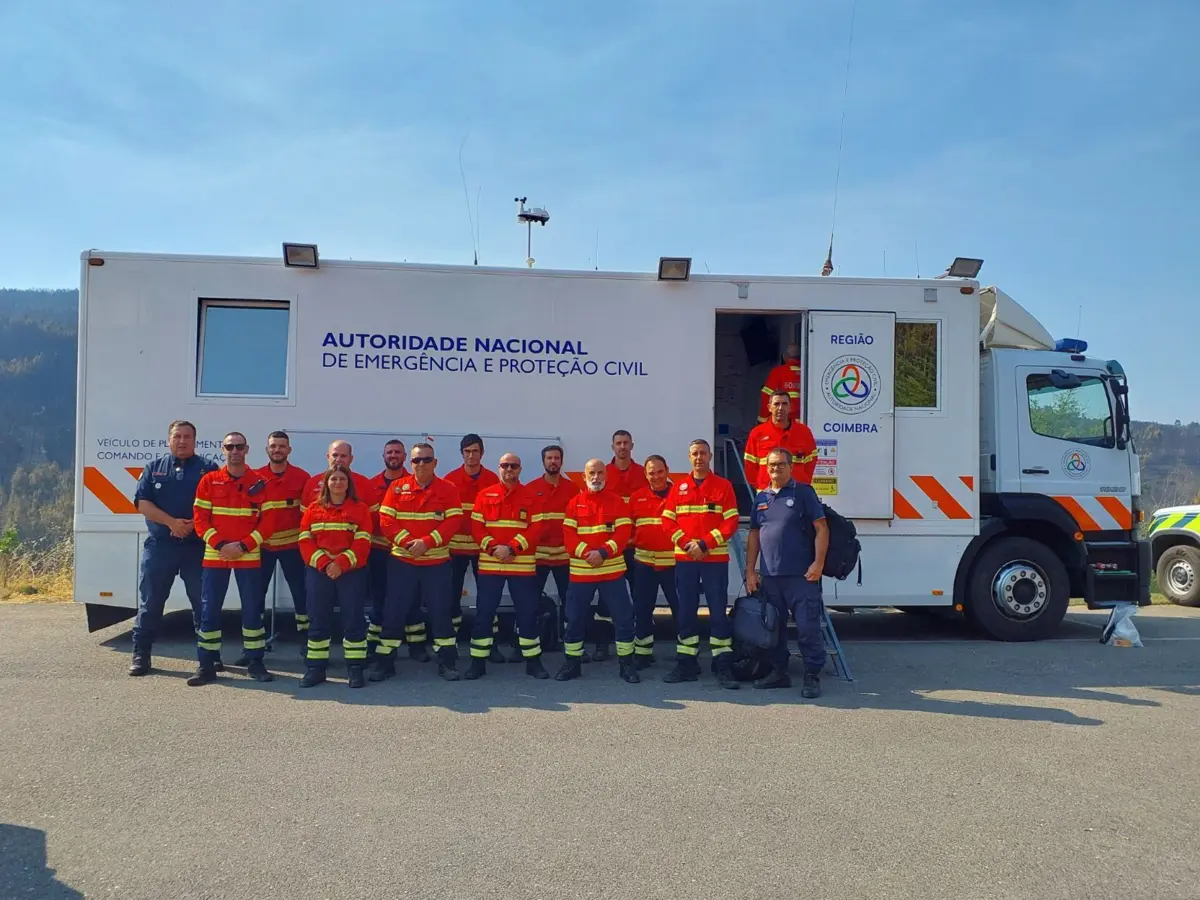 Bombeiros deslocaram-se para grandes incêndios que consumiram Portugal nas últimas semanas