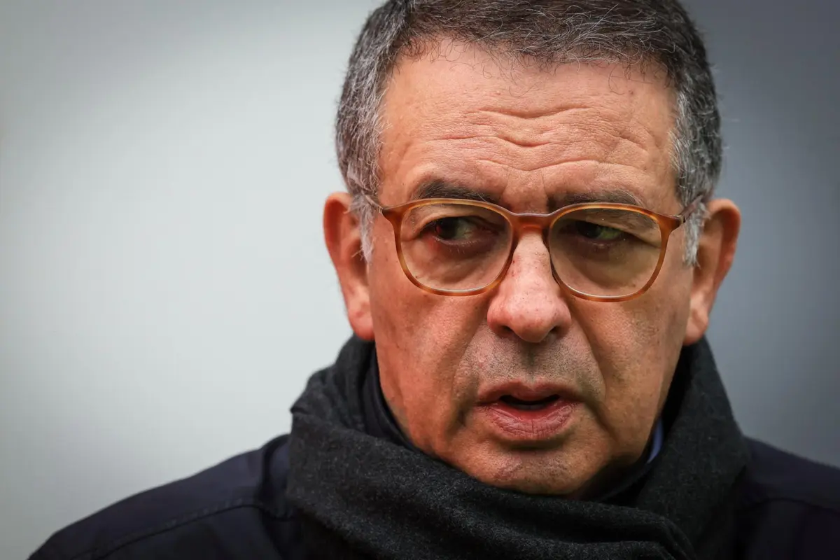 O candidato à segunda volta das eleições à Presidência da República, António José Seguro, visita empresas afetadas pela depressão Kristin no Parque Empresarial de Proença-a-Nova, 03 de fevereiro de 2026. Os portugueses elegem o novo Presidente da República em 08 de fevereiro. JOSÉ COELHO/LUSA