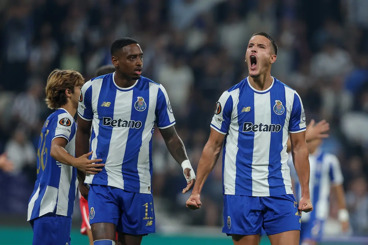 Deniz Gul tem vindo a ganhar espaço na rotação dos azuis e brancos