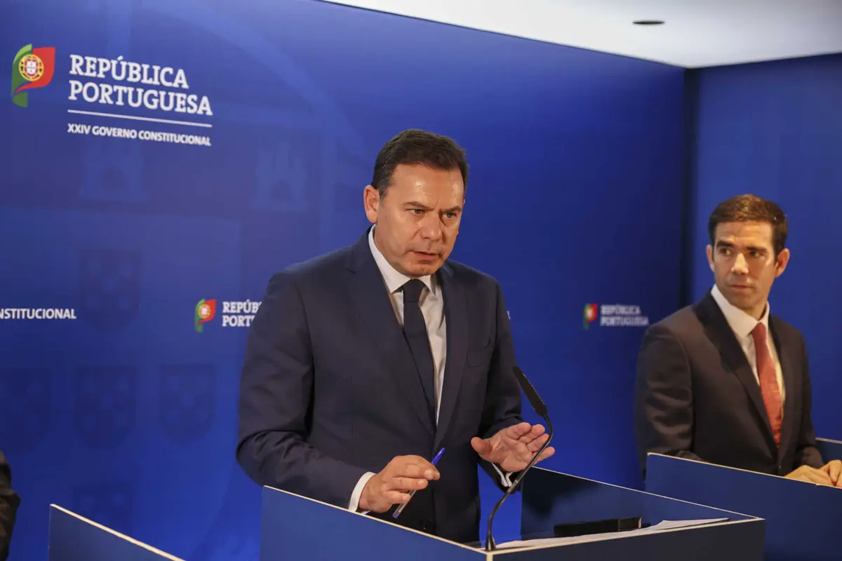 Conferênci da imprensa após Conselho de Ministros foi centrada na descida do IRS