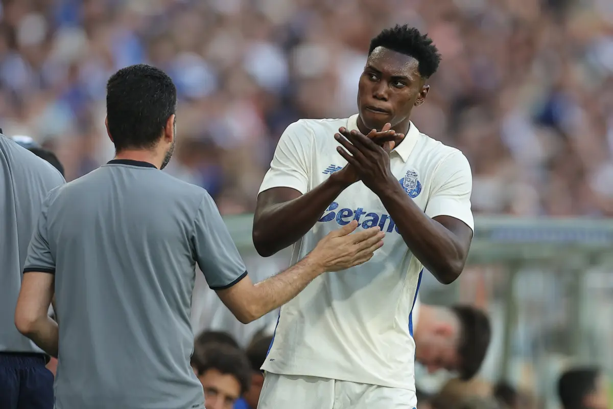 Samu continua a atrair atenções no futebol inglês