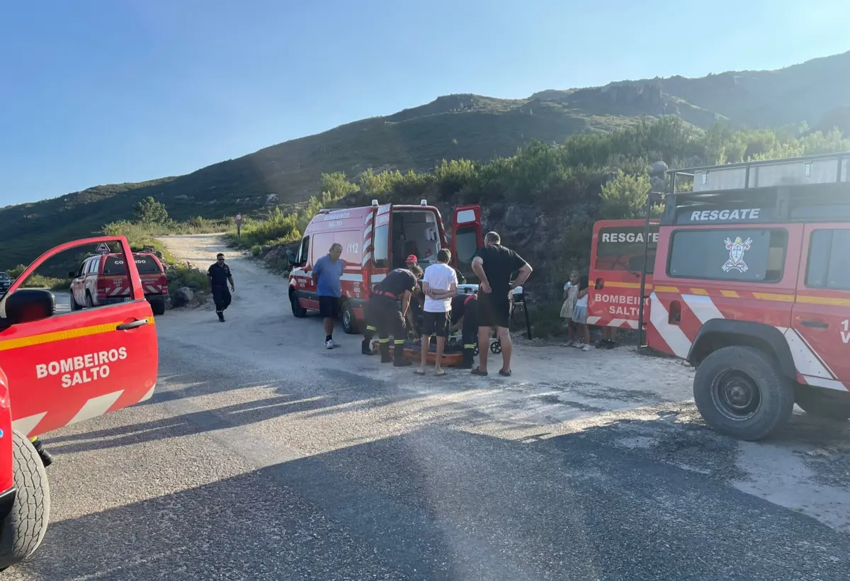 O momento da intervenção dos Bombeiros de Salto