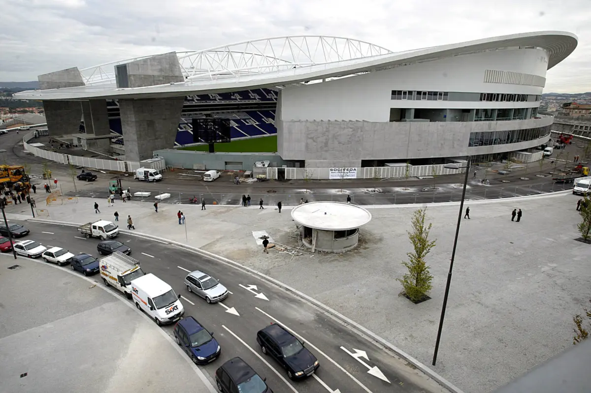 Estádio do Dragão poderá vir a ter um namig depois do acordo do F. C. Porto com a Legends