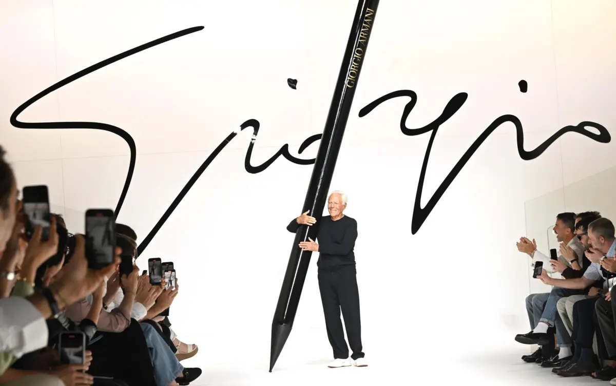 Uma semana antes de morrer, Giorgio Armani deu uma entrevista sobre o futuro da empresa