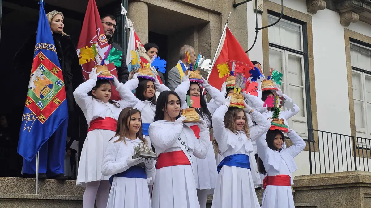 Esta edição é de homenagem às Fogaceiras no mundo