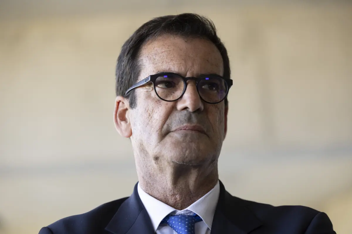 Engenheiro foi punido em primeira instância por difamação, mas Relação diz que expressões usadas, ainda que “grosseiras”, são “toleráveis” em democracia