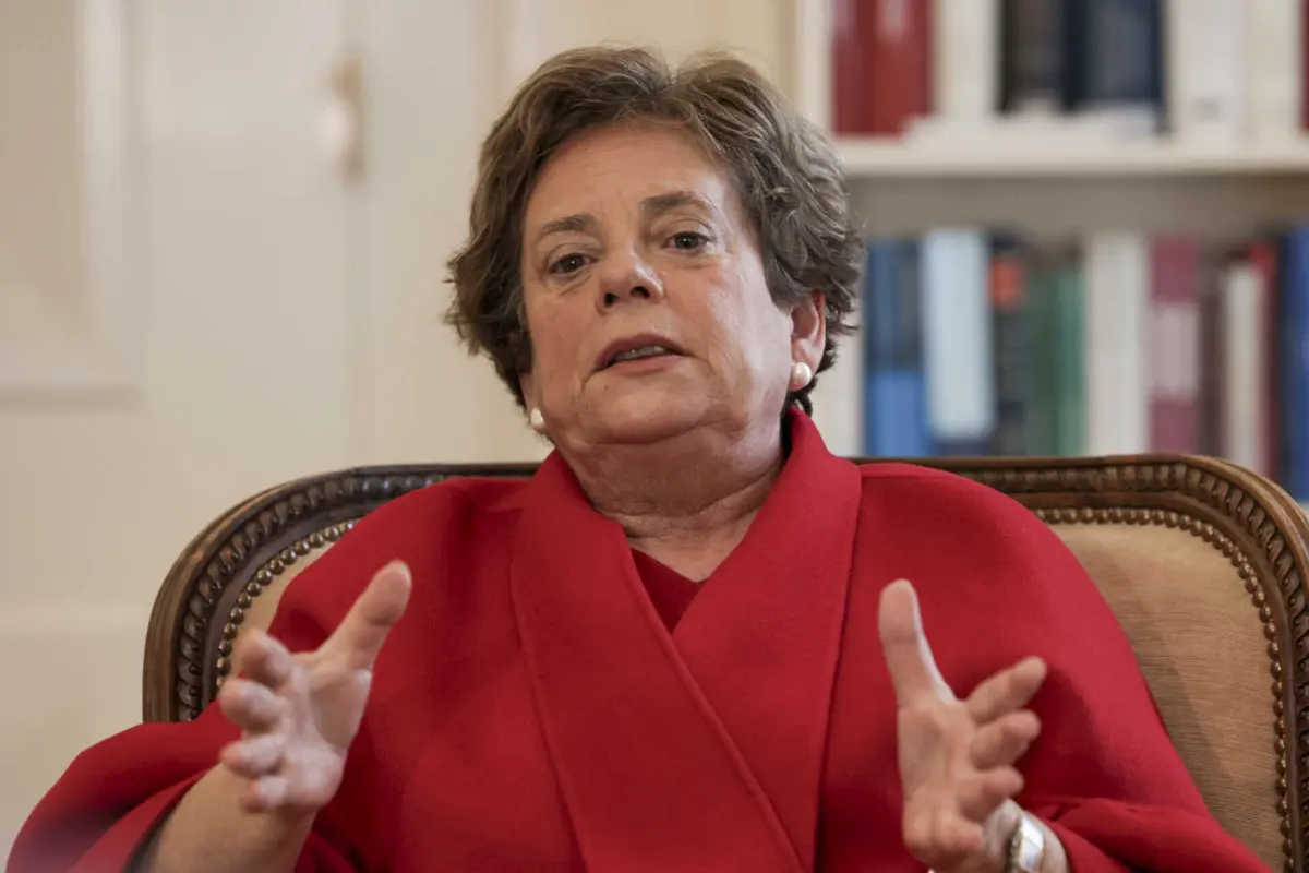 Maria Lúcia Amaral critica os atrasos superiores a três anos nas juntas médicas