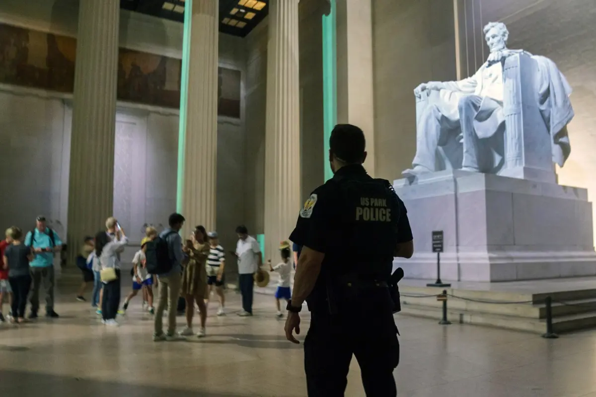 Forças de segurança no Memorial Lincoln