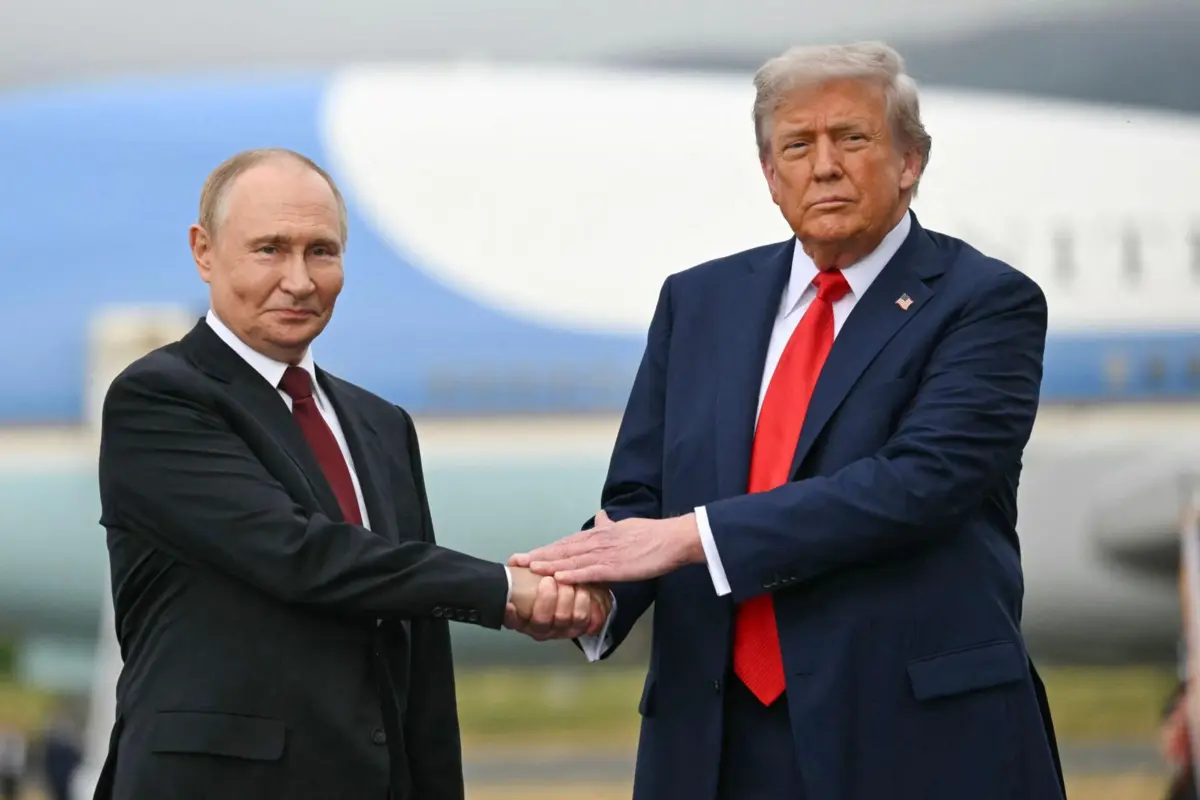 O presidente russo Vladimir Putin com o seu homólogo norte-americano Donald Trump