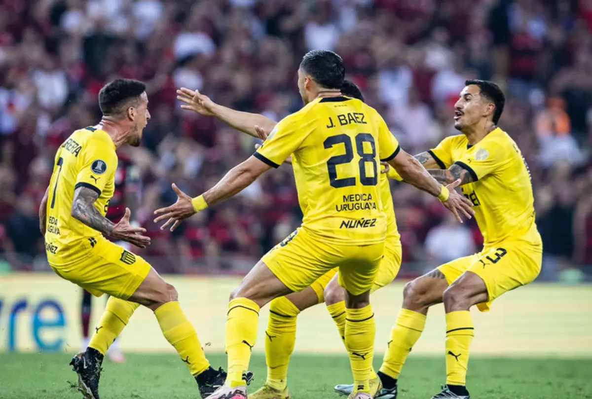 Imagem de contexto do artigo Peñarol surpreende Flamengo e marca encontro com Artur Jorge