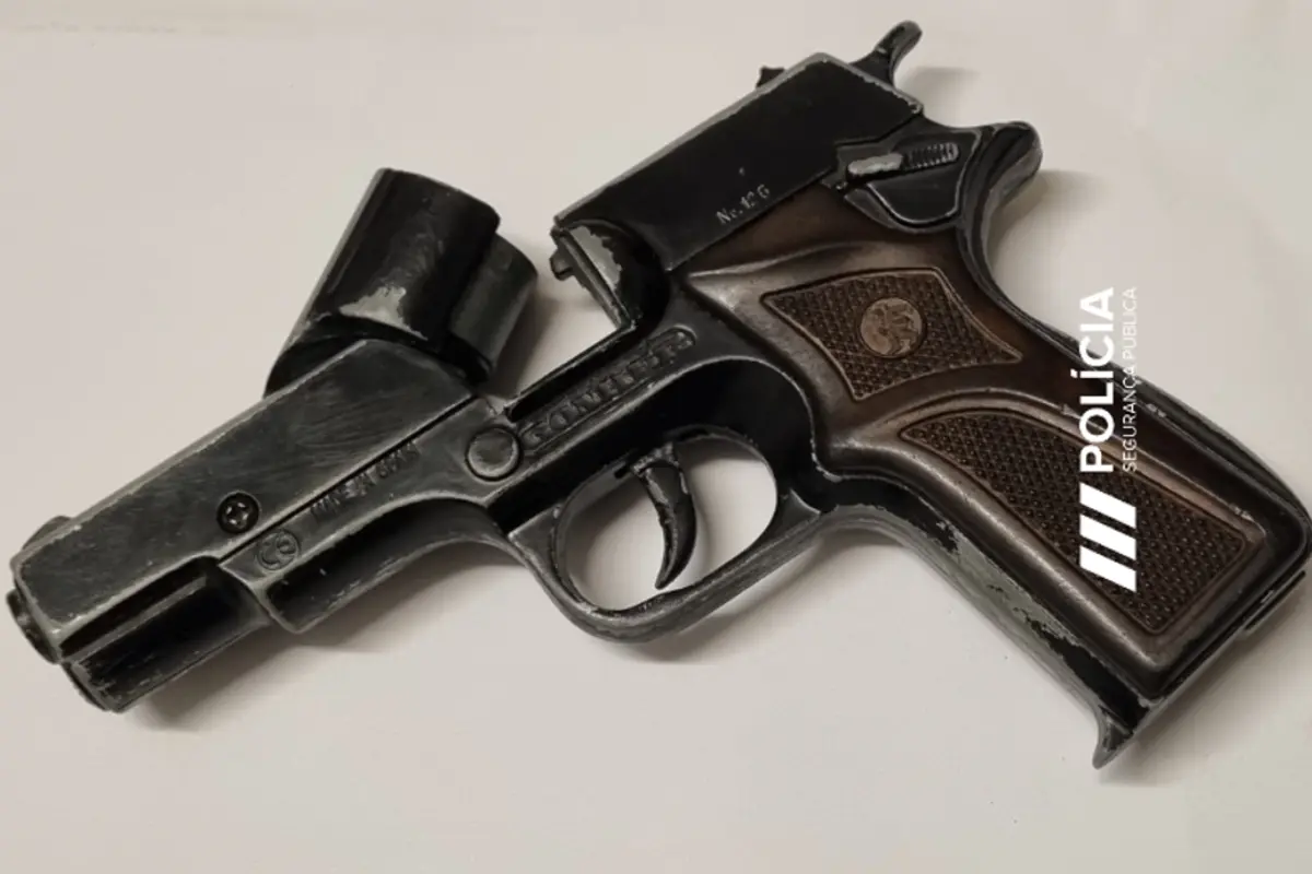 Reprodução de pistola foi apreendida