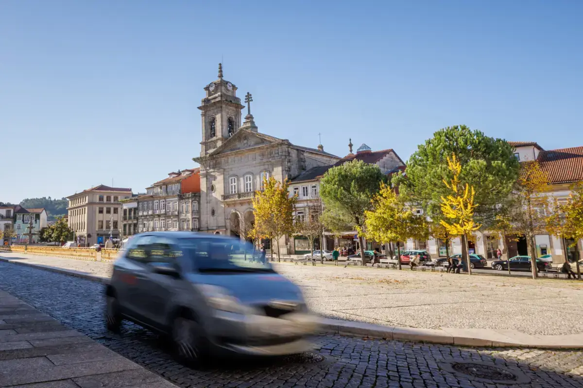 Largo do Toural é uma das zonas com restrições