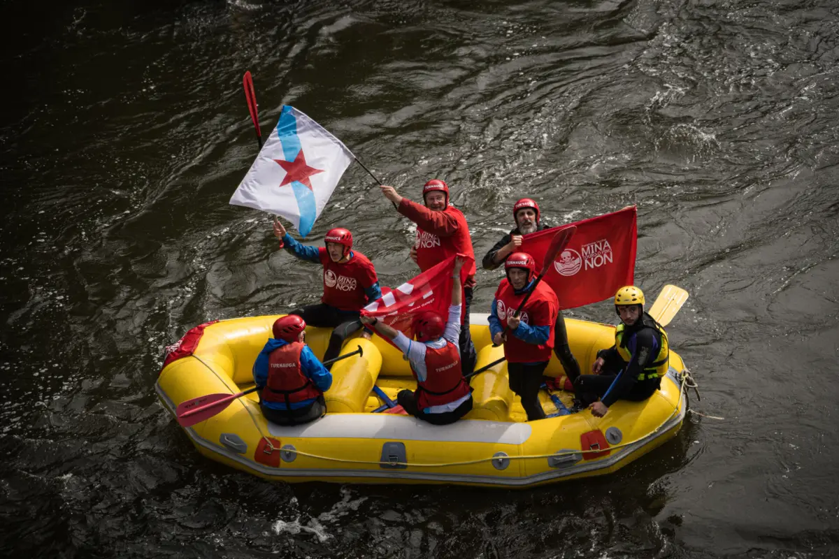 Segundo as associações ambientalistas, a mina e a fábrica de pasta de papel da Altri vão afetar a bacia do Ulla
