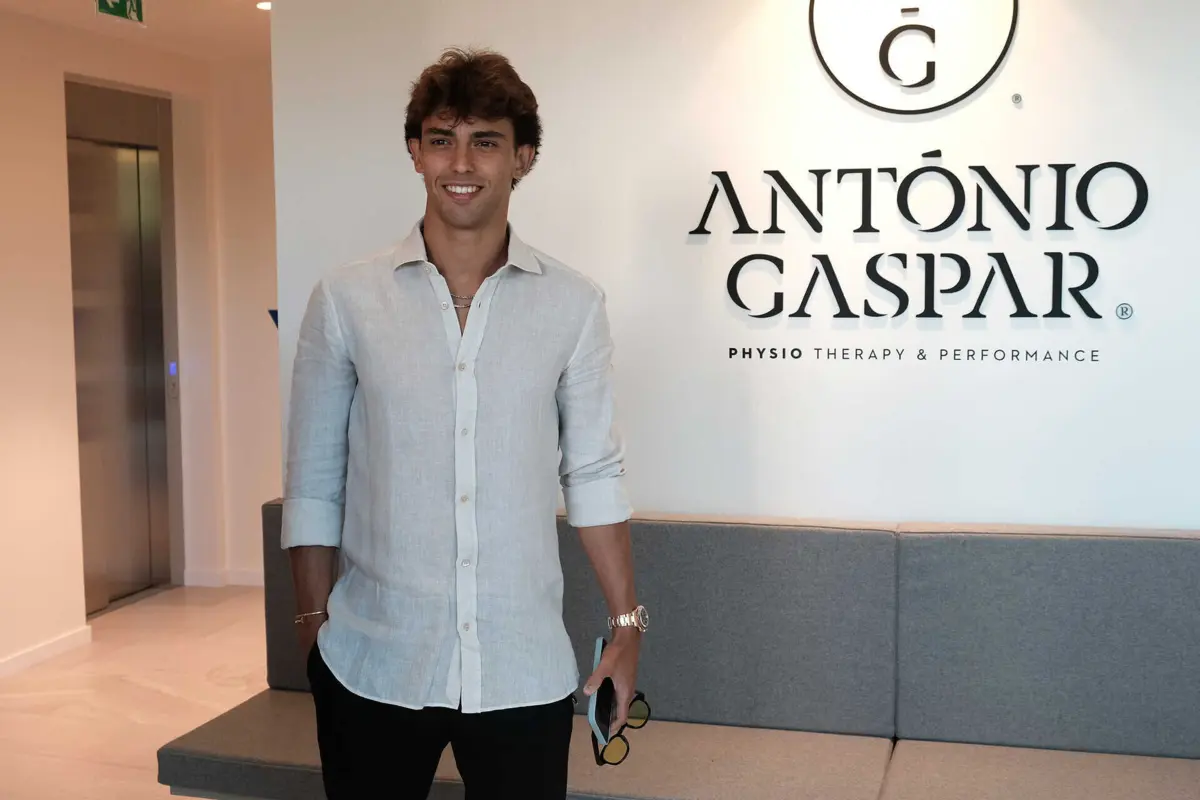 Avançado fez declaração de amor ao Barcelona e Diego Simeone, treinador do Atlético de Madrid, não perdoa