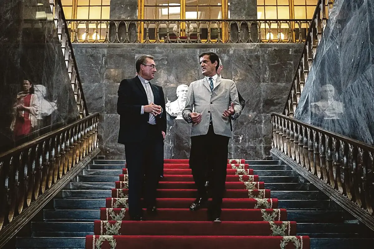 "Até que eu saia, não haverá nenhuma deliberação que eu vote favoravelmente no sentido de contribuir com qualquer tostão que seja para a Igreja Católica", assegurou Rui Moreira