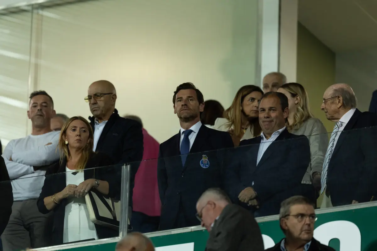André Villas-Boas espera pelo parecer do departamento jurídico do F. C. Porto