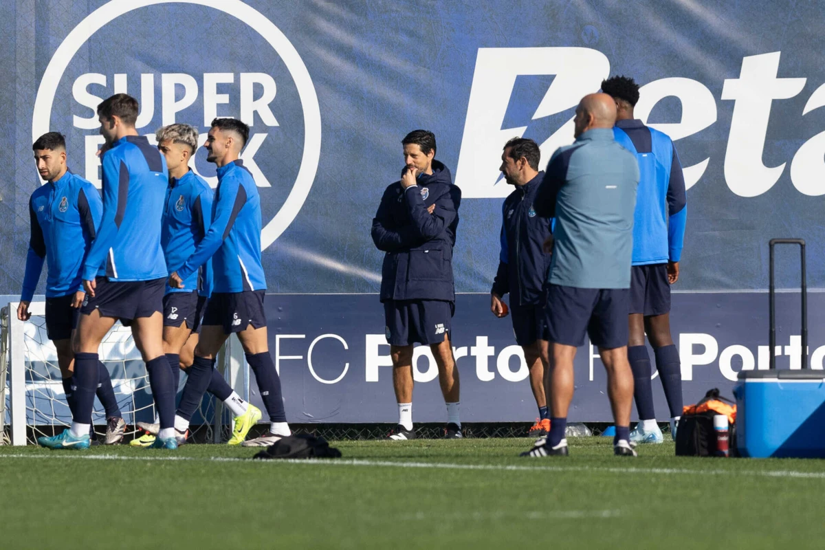 Vítor Pereira volta a apostar em Otávio Ataíde