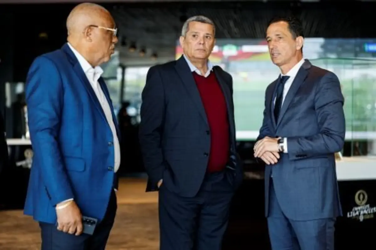 Responsáveis angolanos conheceram a Cidade do Futebol