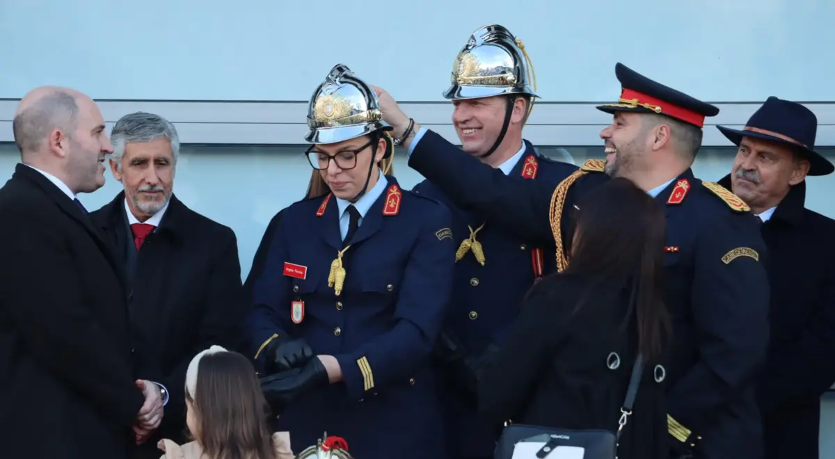 Ângela Pereira é bombeira há duas décadas
