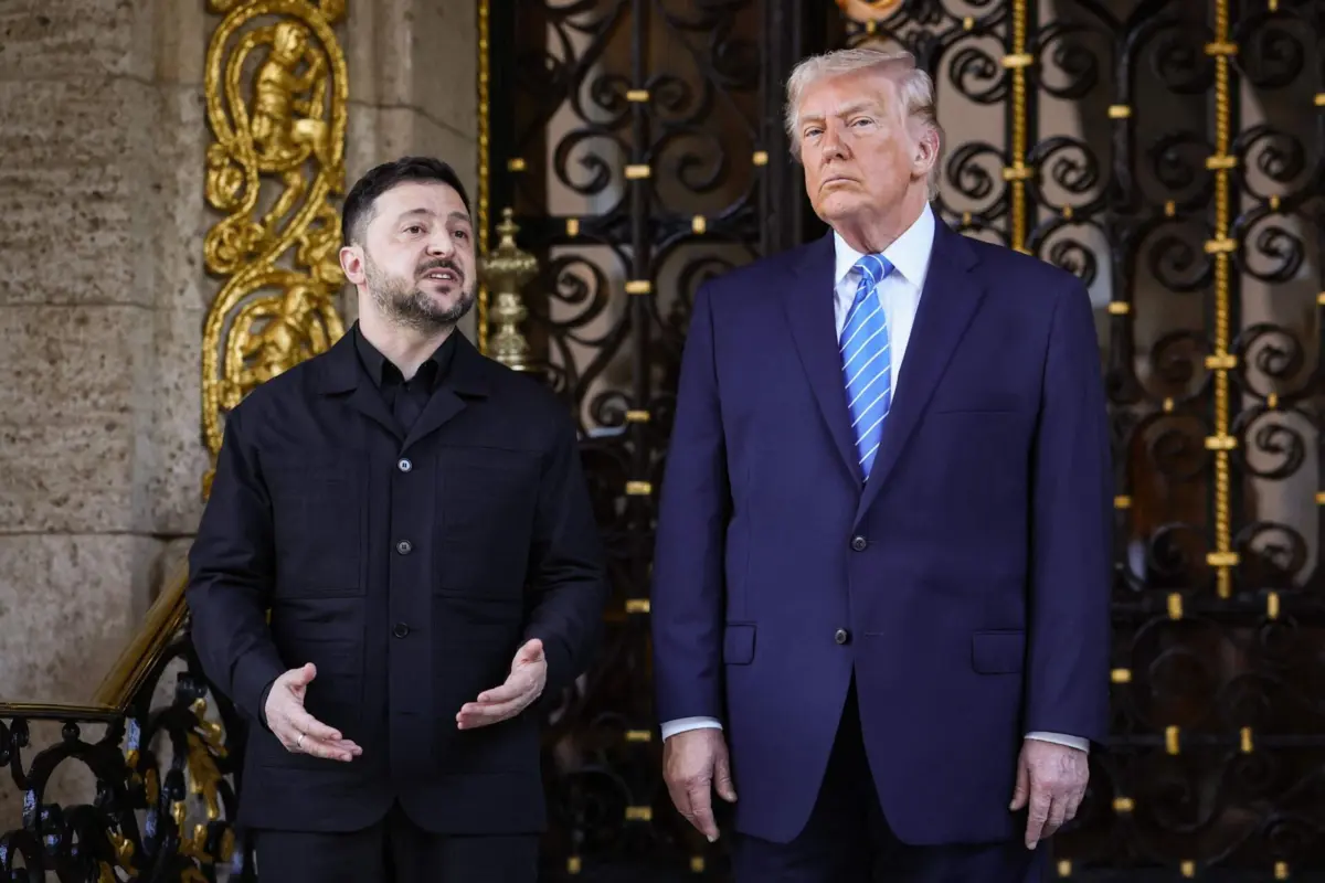 O presidente ucraniano Volodymyr Zelensky e o seu homólogo norte-americano Donald Trump