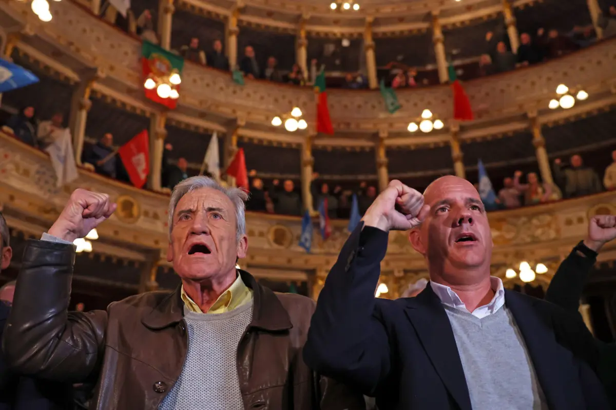 Jerónimo de Sousa com Paulo Raimundo, esta quarta-feira, em Évora