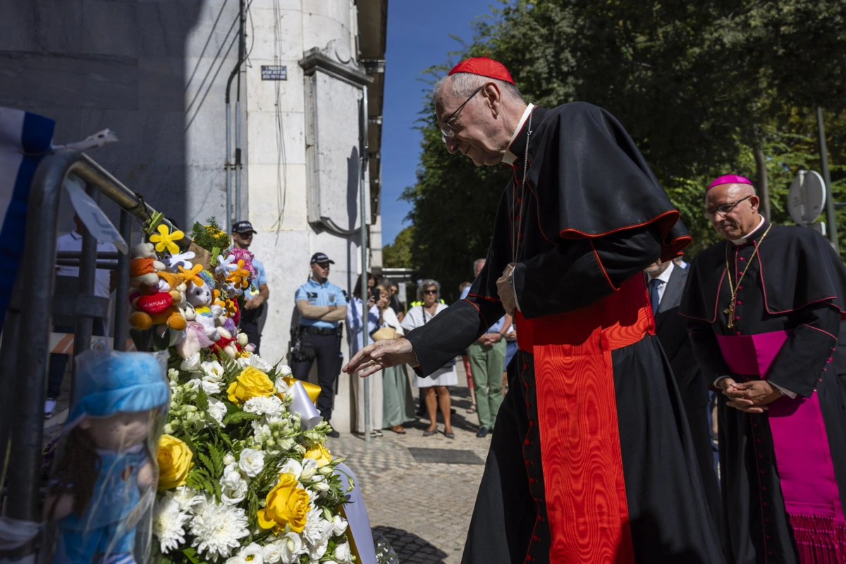 O cardeal Pietro Parolin esteve no local onde aconteceu o acidente fatal