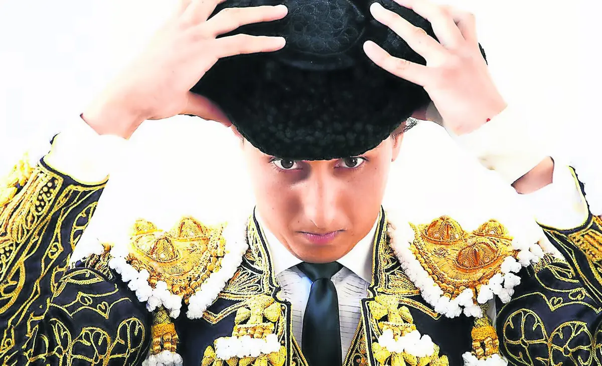 O matador peruano Andrés Roca Rey em “Tardes de solidão”, documentário do catalão Albert Serra que estreia nas salas em março