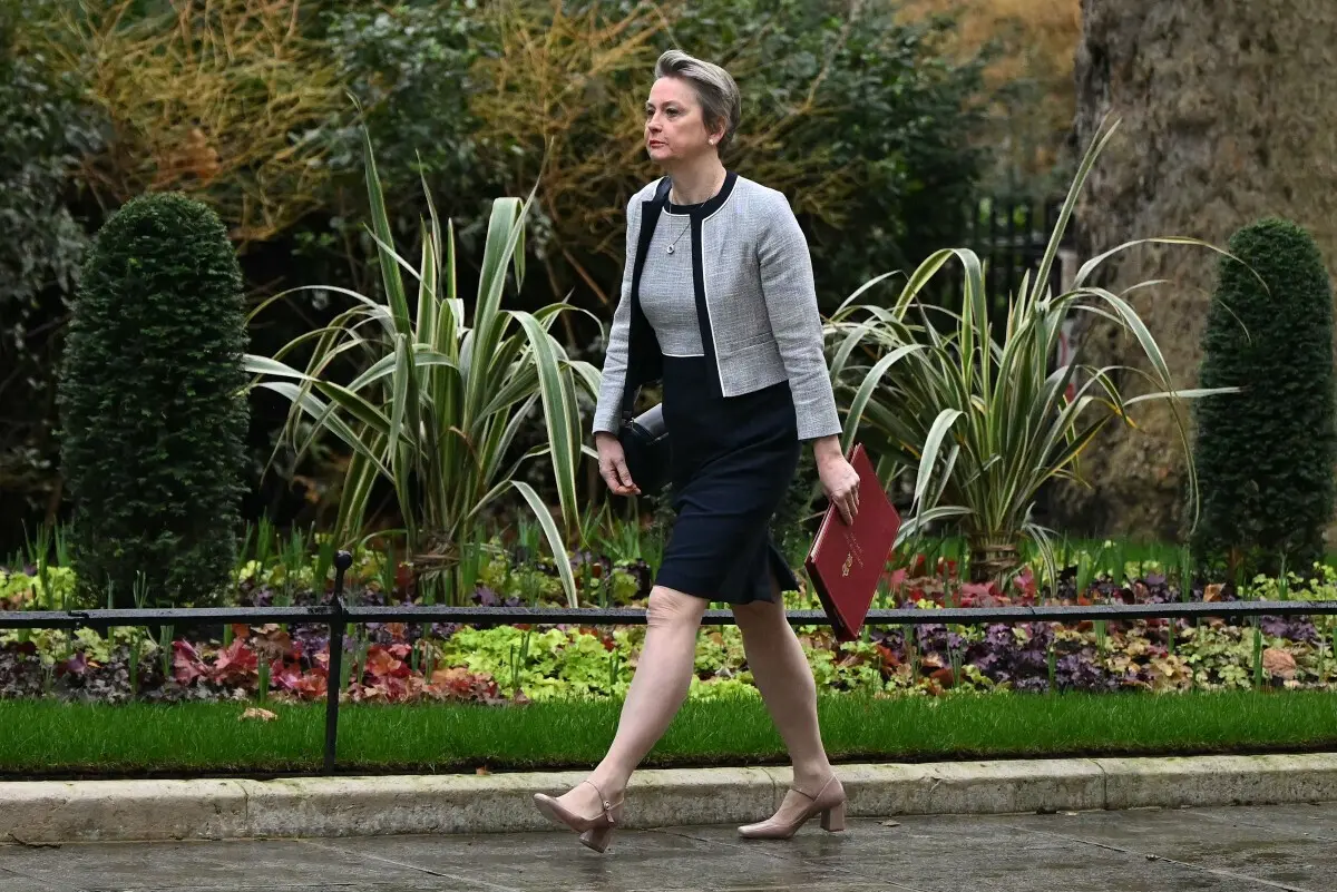 A ministra do Interior britânica, Yvette Cooper