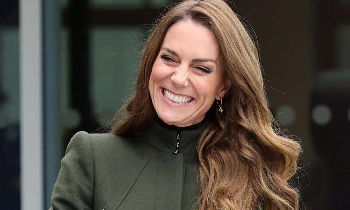 Kate Middleton aposta numa coloração que junta o louro e o moreno