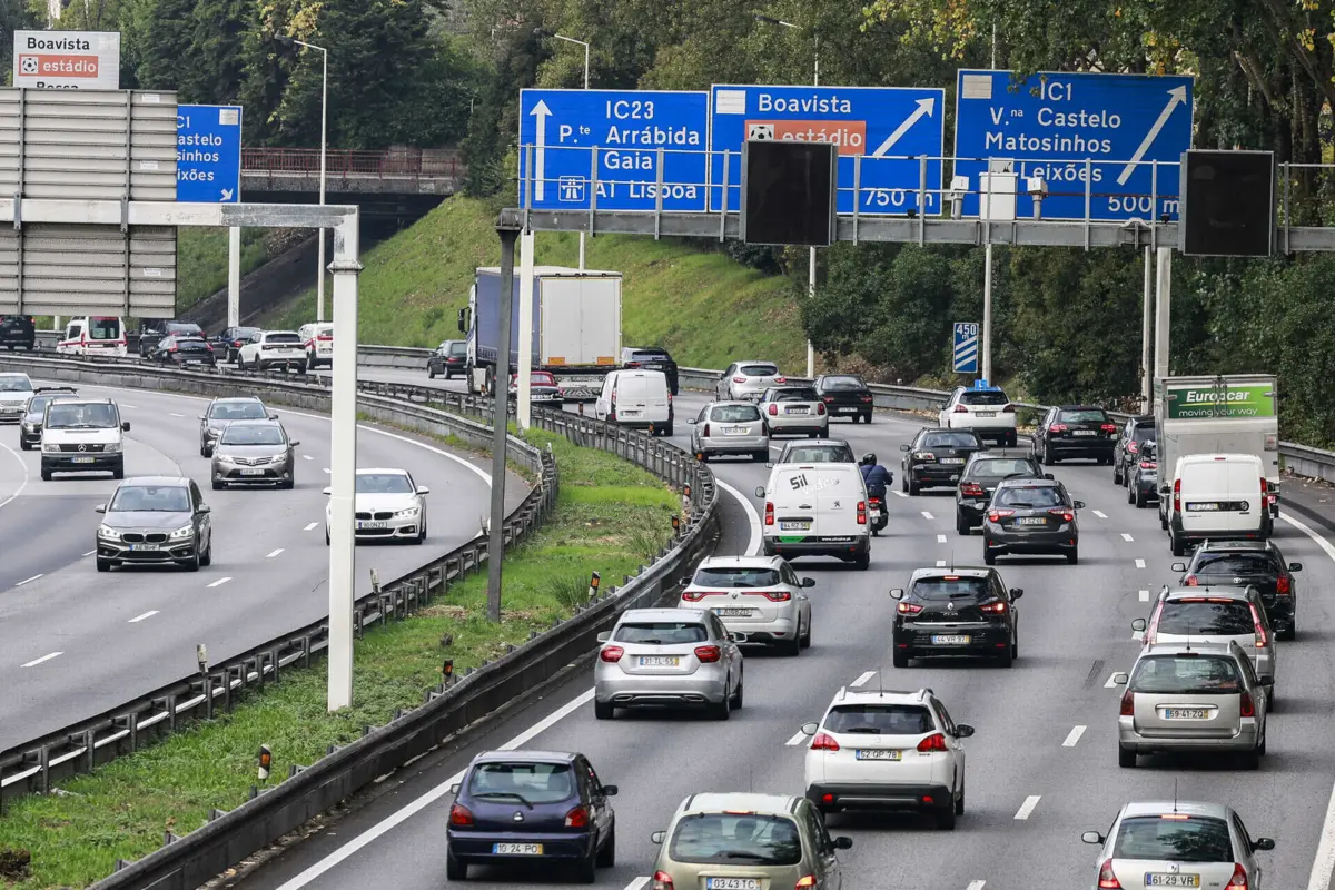 Mobilidade (18%) está entre as atividades humanas diárias que mais contribuem para a Pegada Ecológica de Portugal